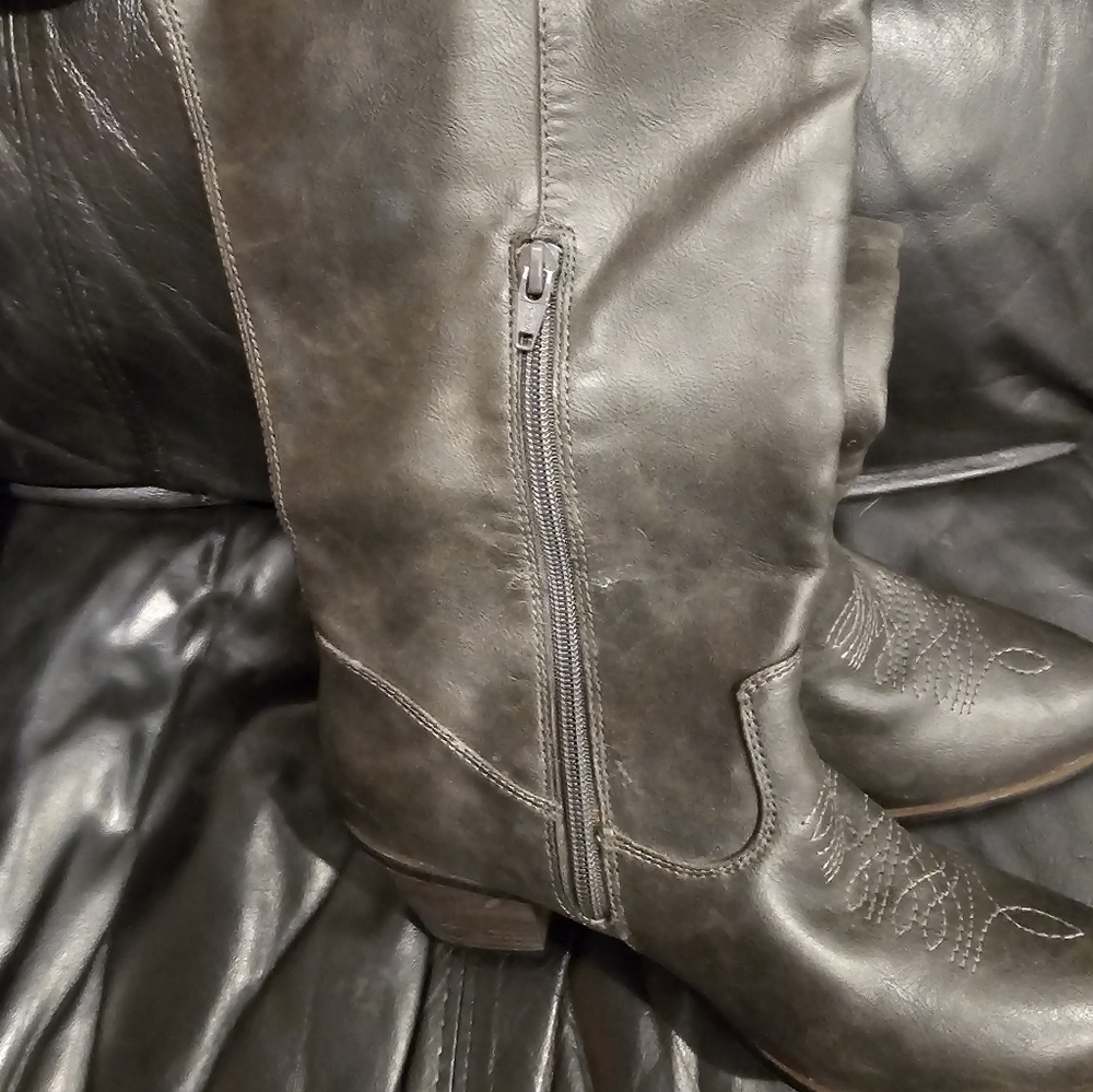 Grey boots